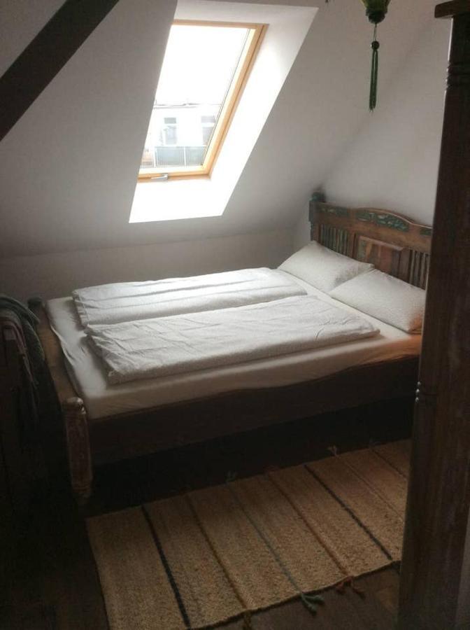 Helle Dachgeschosswohnung Fuer 8 Personen In Zentraler Lage Berlin Eksteriør billede